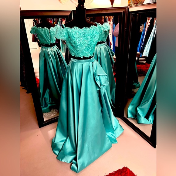 2pc Sherri Hill - Picture 2 of 4